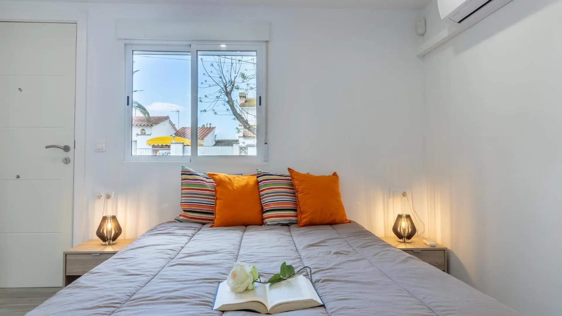 Goldhome - Casa 4 Habitaciones, Piscina Privada Climatizada Empuriabrava