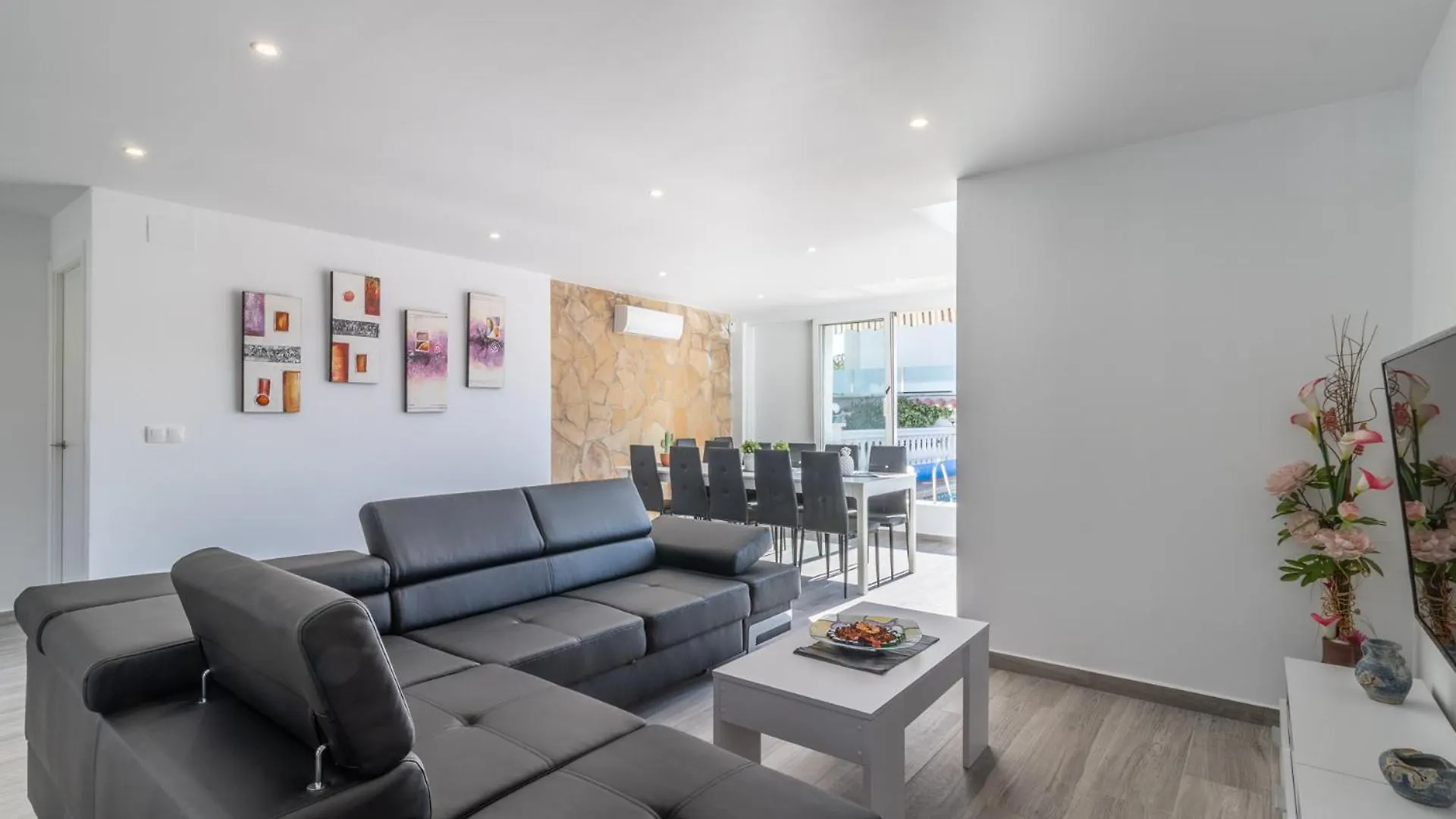 Ferienhaus Goldhome - Casa 4 Habitaciones, Piscina Privada Climatizada Empuriabrava